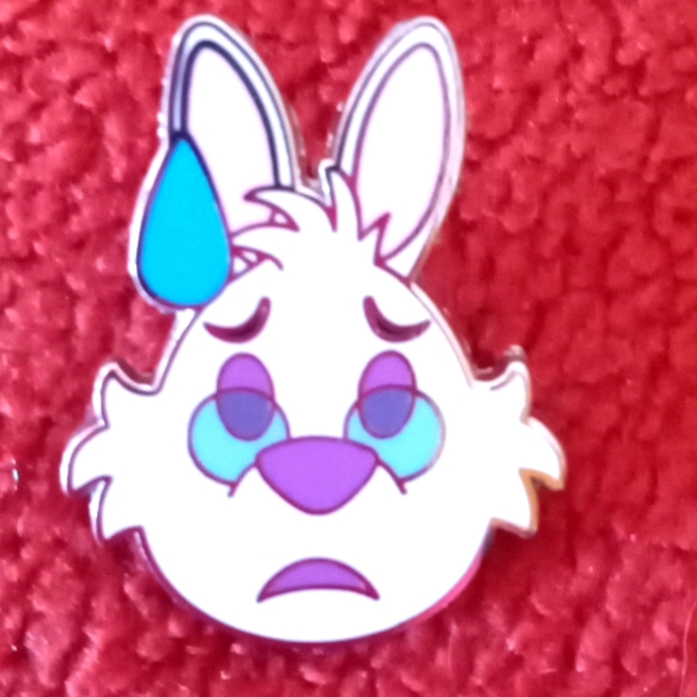 DISNEY WHITE RABBIT PIN